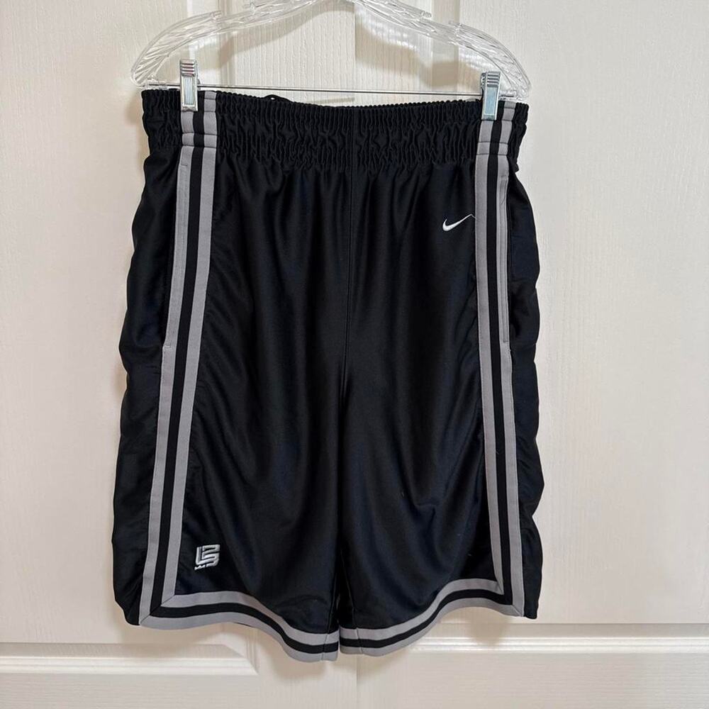 Vintage Labron Nike black basketball shorts size L